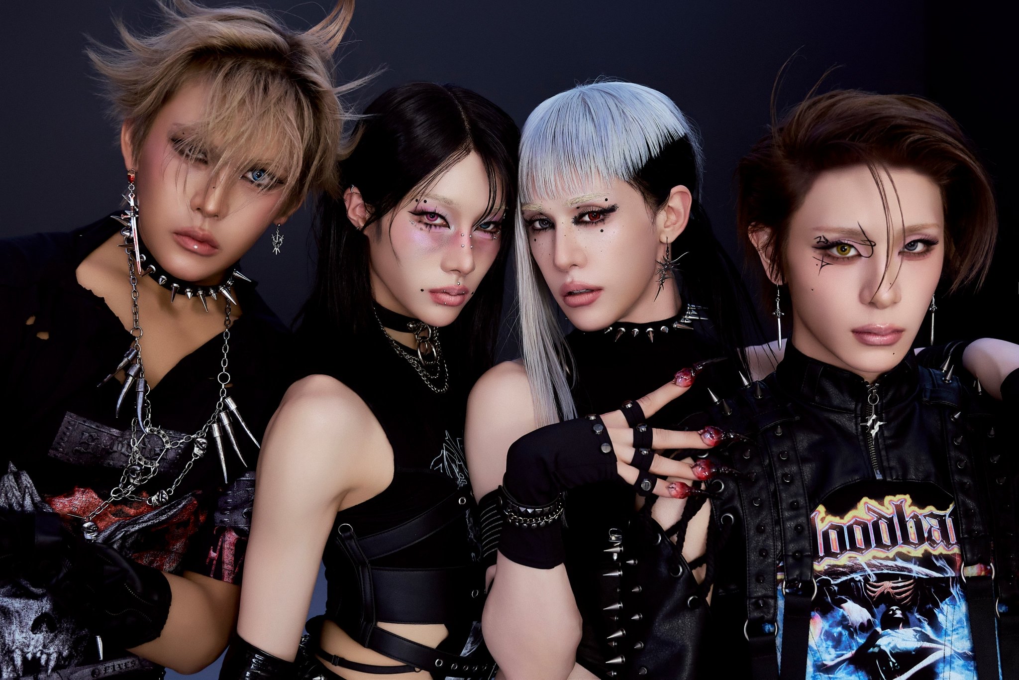 XLOVが新曲「SERVE」でヴォーグダンスを披露👠