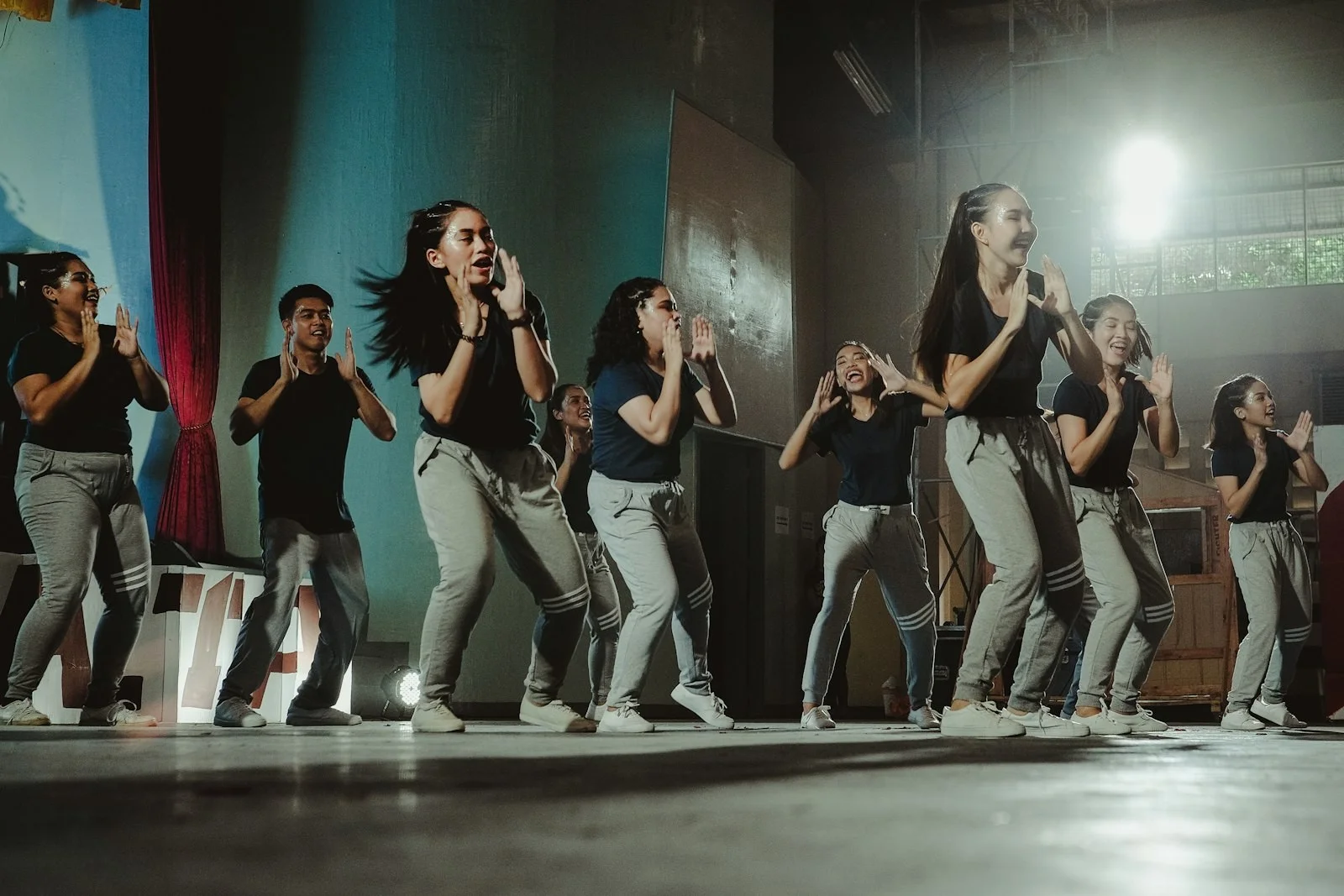 K-POPダンスレッスン入門｜1曲踊れるまでの進め方と選び方