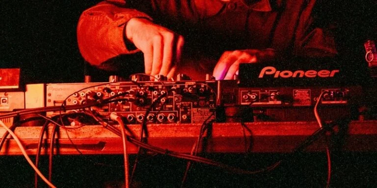 ブレイクビーツとは？基本から歴史まで詳しく解説！必聴の名曲5選も紹介！