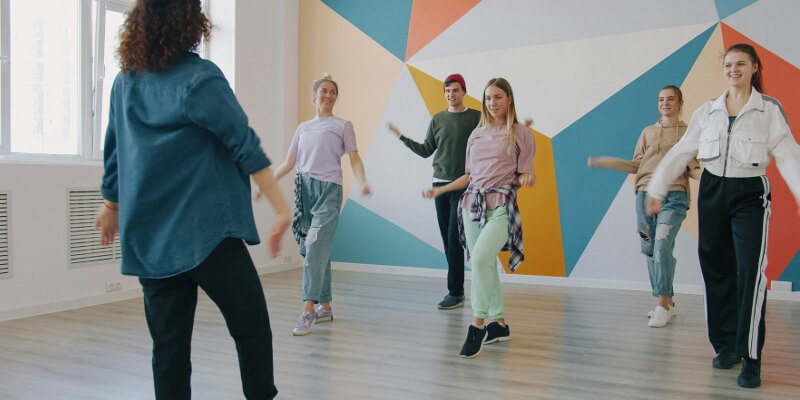 ダンスのグループレッスンについていけない悩みを解決！自主練や意識するべきポイントも紹介！